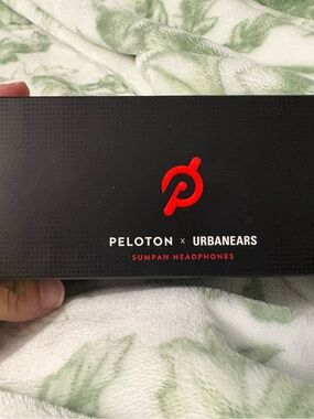 Peloton x Urbanears Sumpan Headphones Black with Red Logo